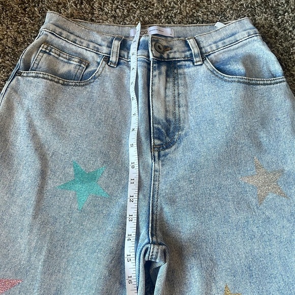 Q2 Jeans with Star Print XS - Picture 11 of 14